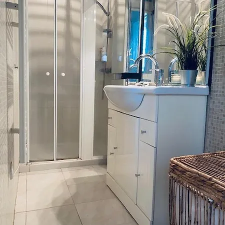 Constantine A 2 Pas Du Port De Boyardville *