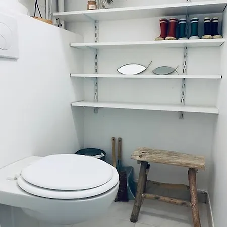 Constantine A 2 Pas Du Port De *