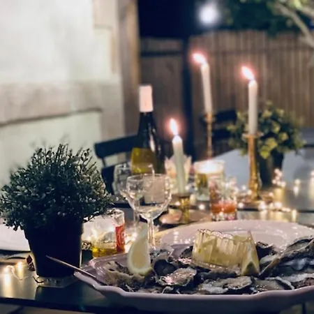 Constantine A 2 Pas Du Port De Holiday home Boyardville